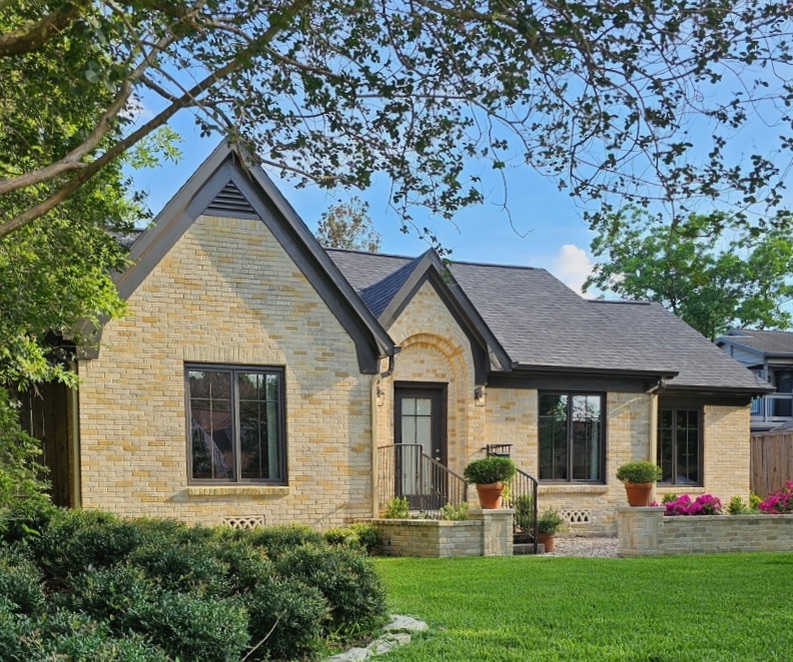 Historic English/Norman Cottage style home in Lindale Park